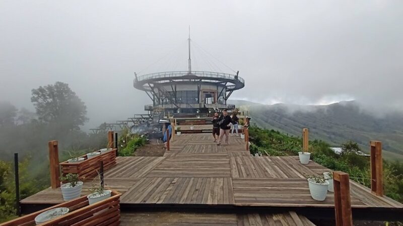 vibes bromo hillside jemplang cafe