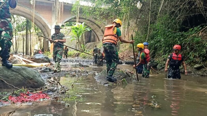 Pencarian anak hanyut di karangploso
