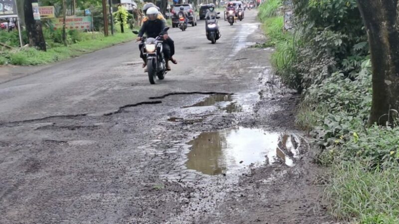 jalur alternatif blitar malang rusak parah