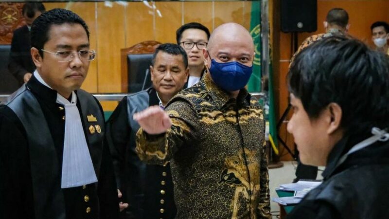 ekspresi Teddy Minahasa pada saat bersama hotman paris