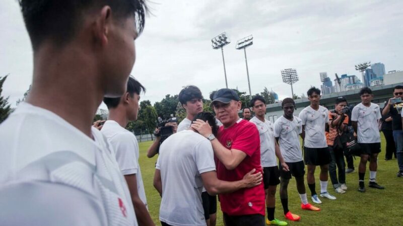 haru iawan bule berpamitan pada pemian timnas u-20