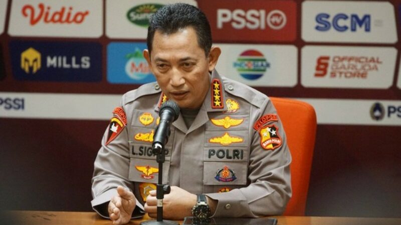 kapolri saat konferensi pers  di pssi di pssi