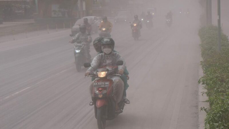 Kondisi jalan di magelang, yang sangat dekat dengan puncak merapi