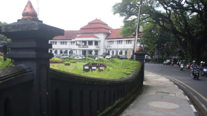Alun-Alun Tugu