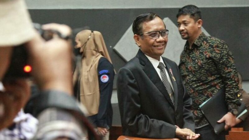 rapat-bareng-dpr-mahfud-md-jelaskan-transaksi-janggal-ratusan-triliun-1_43