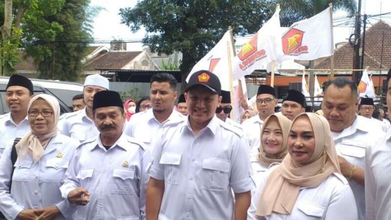 Dengan didominasi bakal calon Legislatif (Bacaleg) dari generasi milenial, Partai Gerindra kota malang mendaftar