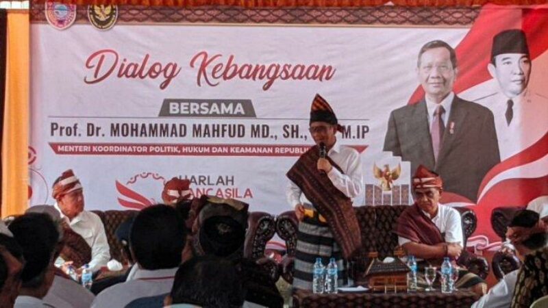 Dialog-kebangsaan-Menko-Polhukam-Mahfud-MD-bersama-warga-Kota-Ende