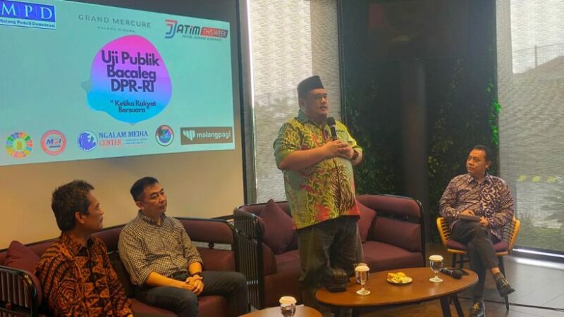 para bacaleg dan panelis yang hadir dalam acara diskusi publik yang di gelar di coffee cafe grand mercure malang mirama