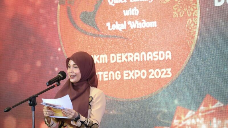 atikog ganjar saat memberikan sabutan si expo UMKM jteng di klasel