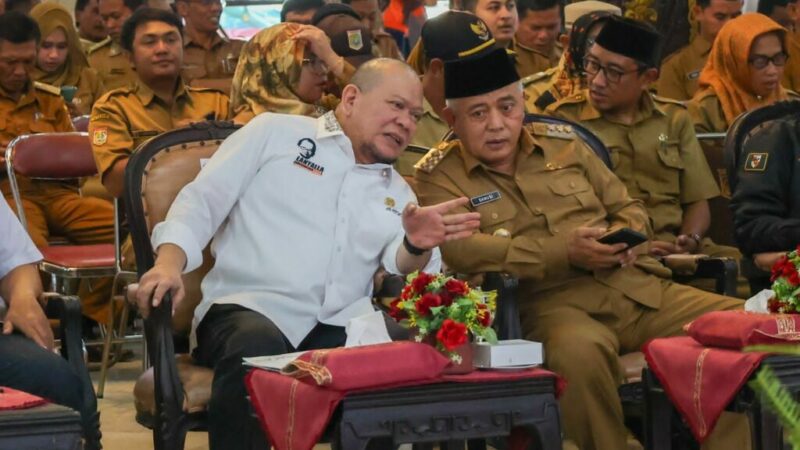 akrab, lanyala saat hadir di pendopo kabupaten malang,