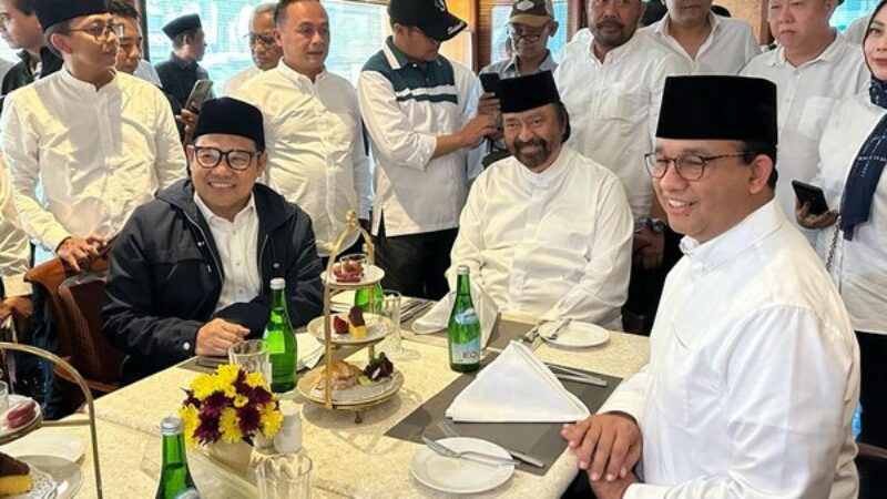 momen-anies-cak-imin-surya-paloh-duduk-satu-meja-di-lokasi-deklarasi
