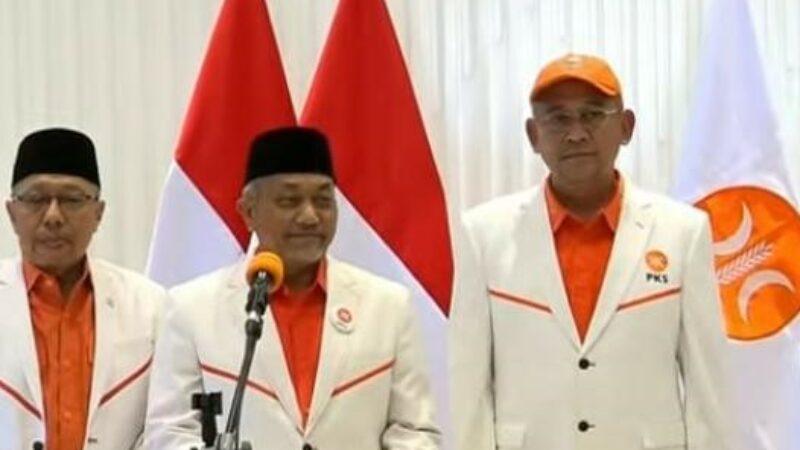 pimpinan-dpp-pks-konferensi-pers