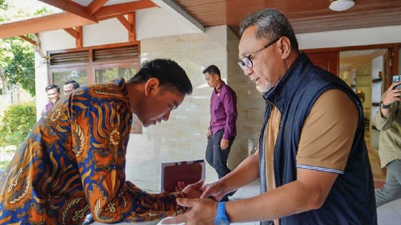 Ketua Umum PAN Zulkifli Hasan bertemu dengan Wali Kota Solo Gibran Rakabuming Raka yang diusung Partai Golkar menjadi cawapres Prabowo Subianto