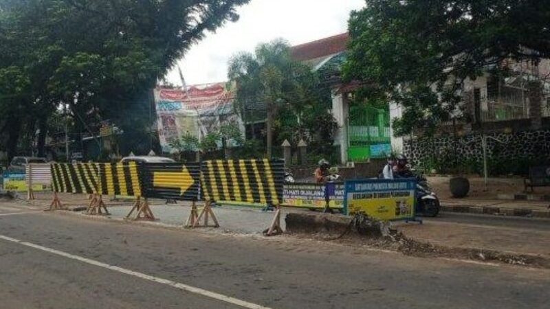 Jalan-Bandung-ambrol-Kota-Malang